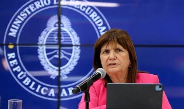 Bullrich dijo que pedirán a los clubes un repudio sobre los disturbios en el Congreso y la expulsión de los violentos