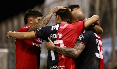 En un partidazo en Salta, Newell's dejó en el camino a Atlético Tucumán