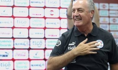 Gustavo Alfaro, conmovido en conferencia de prensa: “Paraguay me volvió un tipo muy vulnerable”