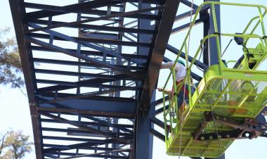 Juegos Suramericanos 2026: montan la estructura metálica del nuevo Arena Rosario