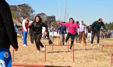 La ciudad impulsa actividades deportivas y recreativas para disfrutar las playas durante el verano
