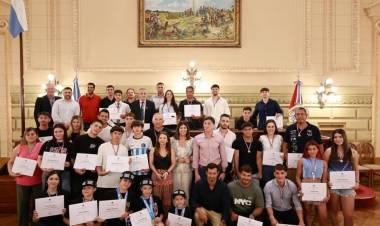 Destacan a más de 30 deportistas santafesinos