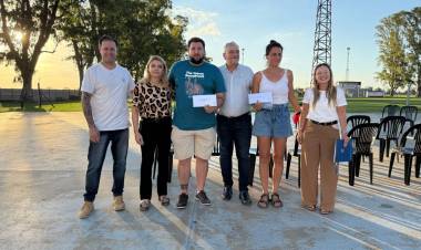 Calvo acompaña a instituciones deportivas de María Juana