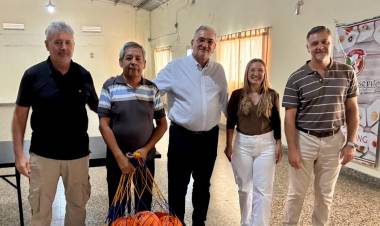 Alcides Calvo visitó el Bochas Club sunchalense