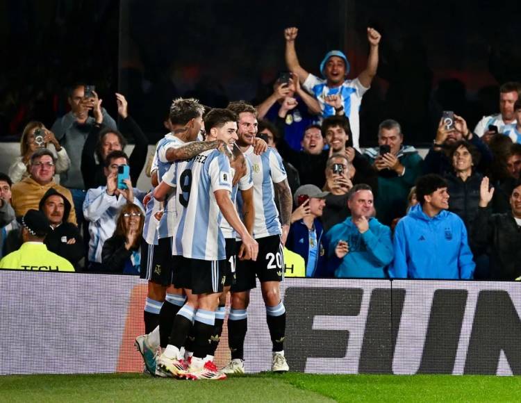 ¿Nada más? Hay cuatro jugadores de Argentina en el once ideal de la Conmebol tras la fecha de Eliminatorias