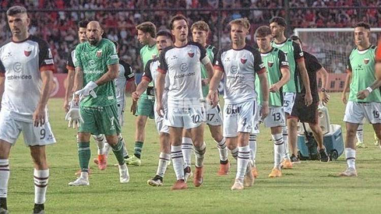 Jugó mal y sin respuestas. Colón perdió ante el Lobo jujeño