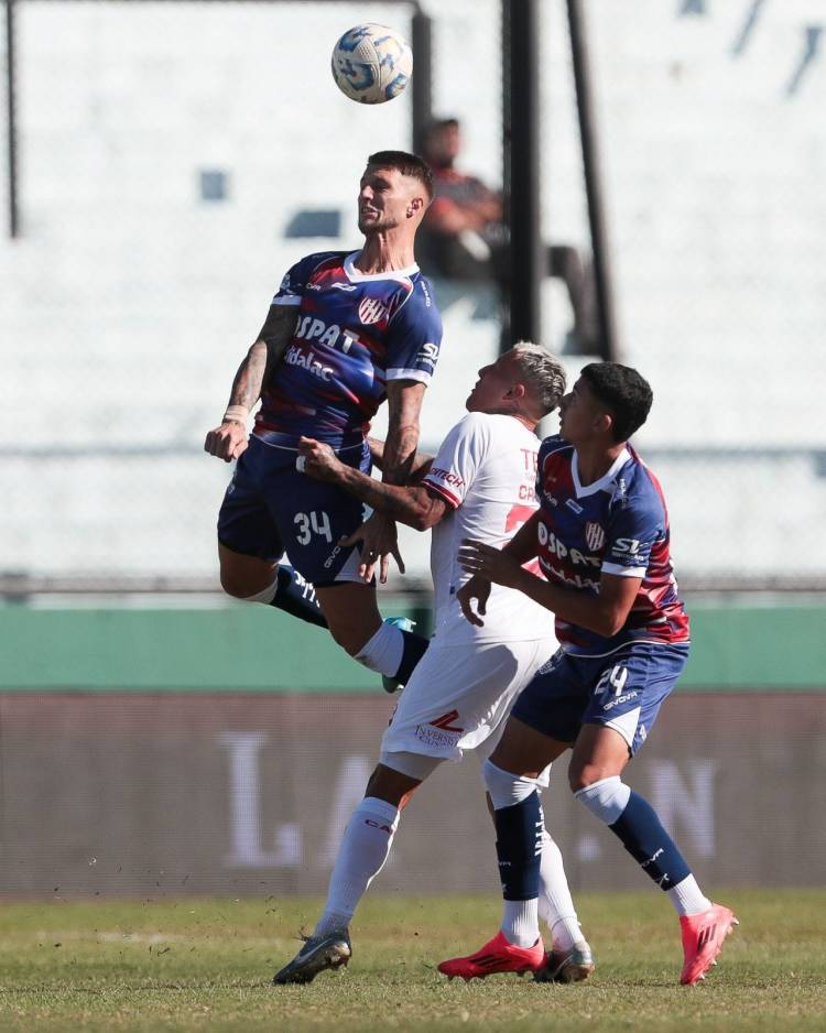 Con Madelón en el estadio. Unión cayó ante Barracas Central