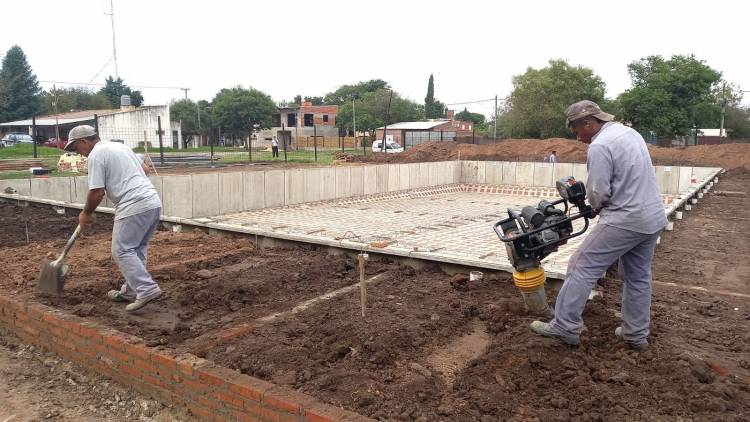 En Sauce Viejo, el Gobierno Provincial y la municipalidad construyen una pileta pública