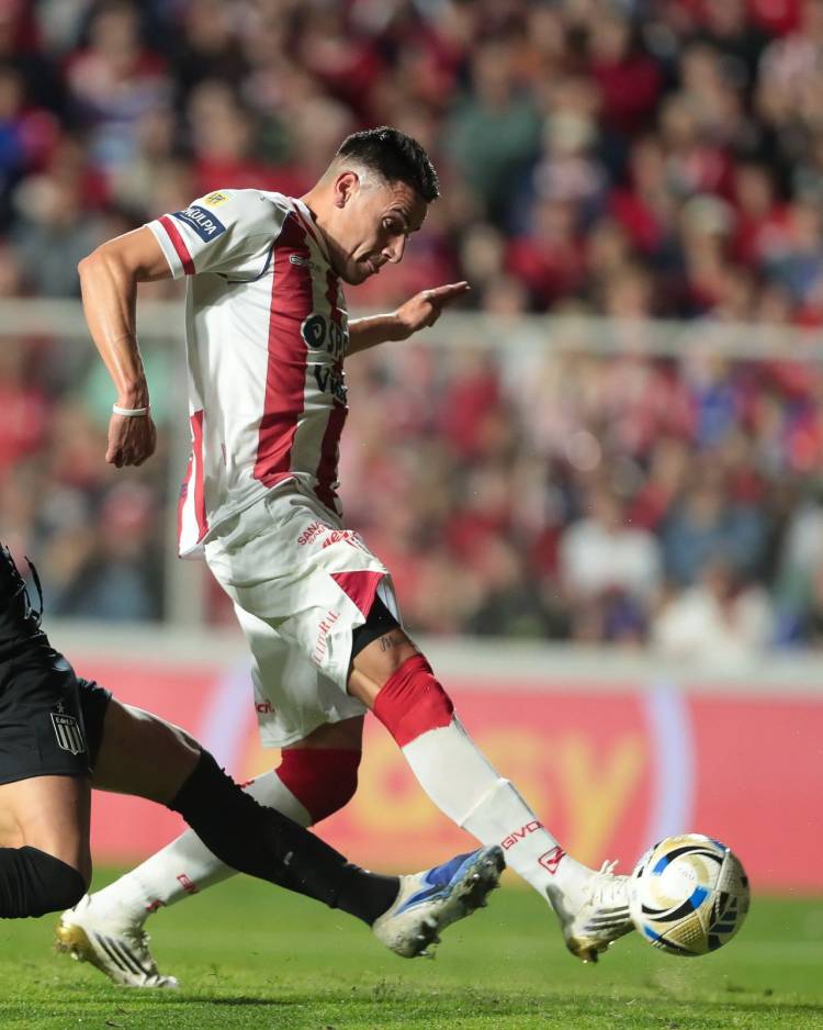 Unión arrancó el Clausura con una gran victoria ante Estudiantes en el 15 de Abril