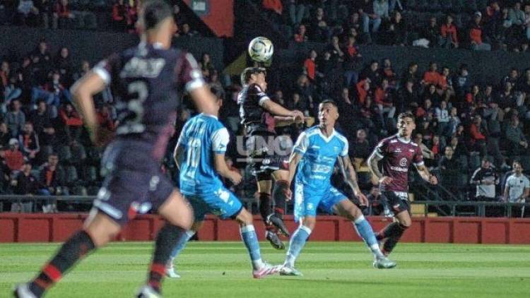 Colón perdió y sigue sin poder asegurar la permanencia