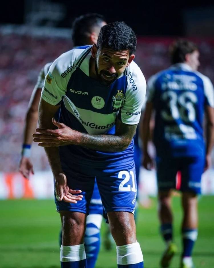 Unión eliminado de los play off de la Copa, tras perder ante Gimnasia y Esgrima