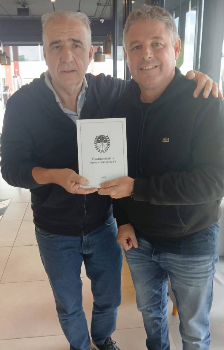 Ariel Sclafani hace conocer la nueva Constitución 