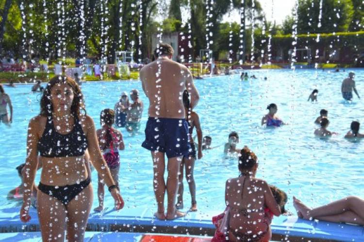 Agenda deportiva: torneo de patín carrera, una maratón y las piletas de los polideportivos municipales a pleno