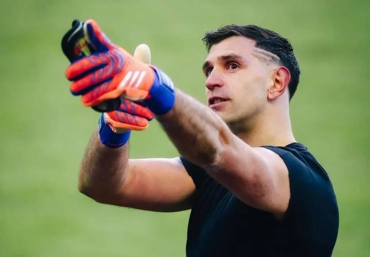 El Aston Villa del Dibu Martínez quedó como escolta