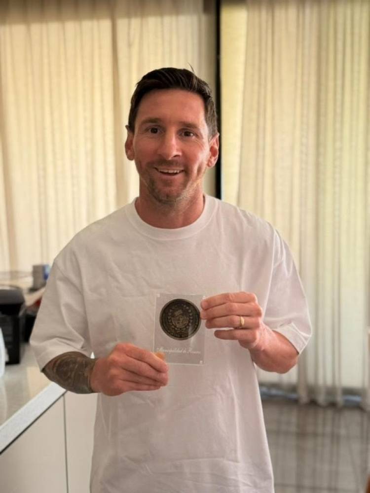Messi recibió la medalla del Tricentenario de Rosario