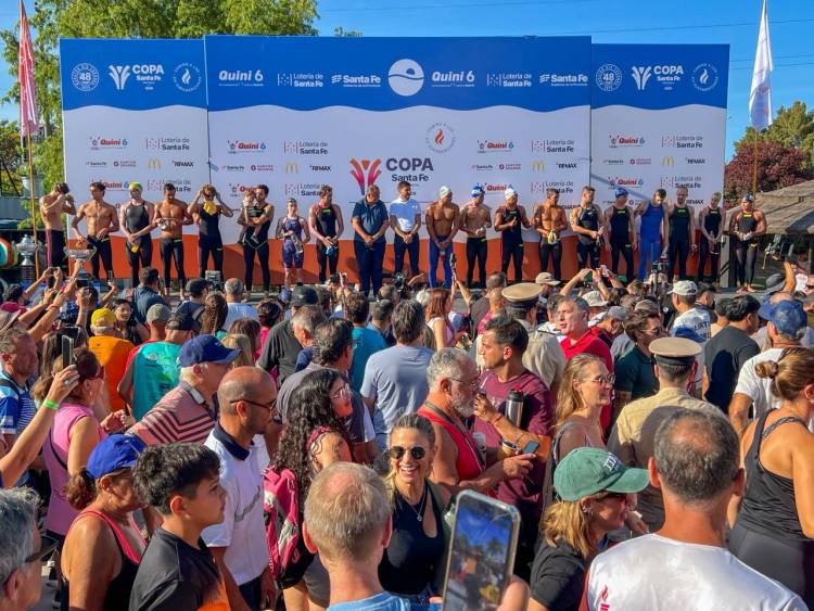 Pullaro en la largada de la Maratón Santa Fe - Coronda: “Esta competencia muestra la identidad de lo que somos los santafesinos”